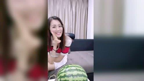 小嘉娱乐吃瓜,揭秘娱乐圈最新吃瓜事件，带你领略明星幕后故事