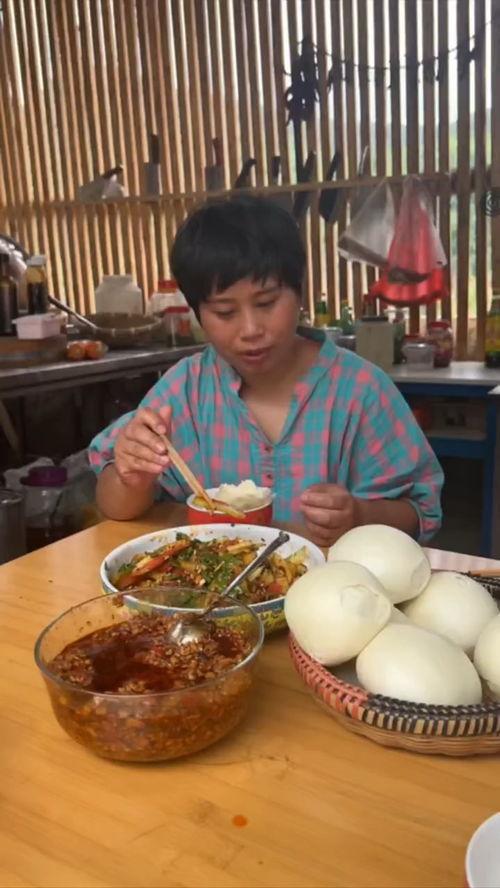 娱乐吃瓜酱吃饭,揭秘娱乐圈背后的美食故事