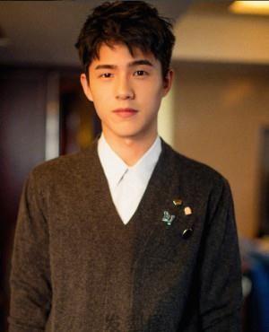 爱豆吃瓜娱乐酱陈伟霆,从爱豆到吃瓜达人，揭秘他的娱乐人生